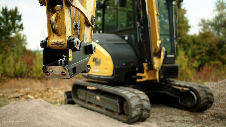BO_02-2_Cseri-HC-Superior-am-Bagger-komprimiert.jpg
