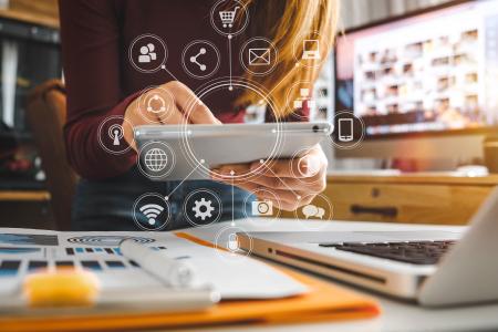 Der Bachelor Marketing bei WINGS ist eine Kombination aus Grundsatzmethoden und neuesten Kommunikationstechniken. Foto: Shutterstock