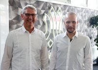 Michael Hagedorn, CEO von Materna, und Jonas Andrulis, Gründer und CEO von Aleph Alpha, wollen das Angebot an sicheren KI-Lösungen für die öffentliche Verwaltung gemeinsam deutlich erweitern.