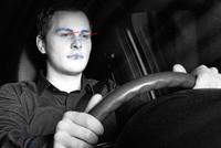 Die Kamera registriert, wenn der Fahrer seine Augen nicht auf eine potentiell gefährliche Situation gerichtet hat