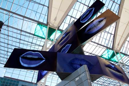 3M GTG MetaTwistTower auf dem MAC-Forum am Flughafen München; im Formatübergang mit Audi-Clip