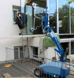 CLAD-LIFT Fensterroboter mit Teleskoparm