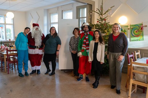 Presseinformation Stadtwerke Weimar Stadtversorgungs-GmbH_Übergabe der Weihnachtsspenden 2025 im.jpg