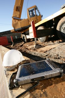 Robustes Industrie Tablet im Einsatz © Xplore Technologies.jpg