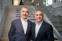 Carlos Gómez-Sáez CEO von VR Payment, und Cihan Duezguen, Co-Founder und CEO von Green Banana