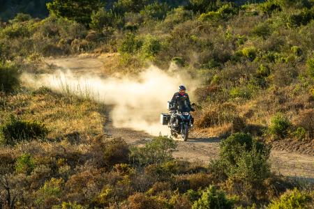Seat. And space. »LONELY RIDER« adventure package