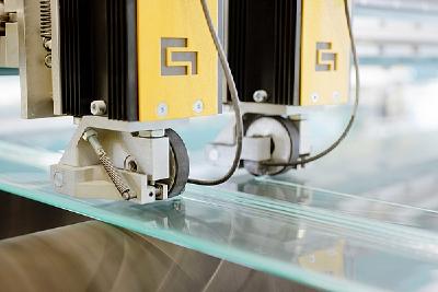 Kamerasystem Float Scan Edge-digital von Grenzebach: ein Inspektionssystem mit glasklarem Mehrwert