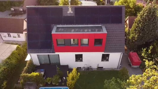 Referenzanlage mit SunPower Modulen ©iKratos