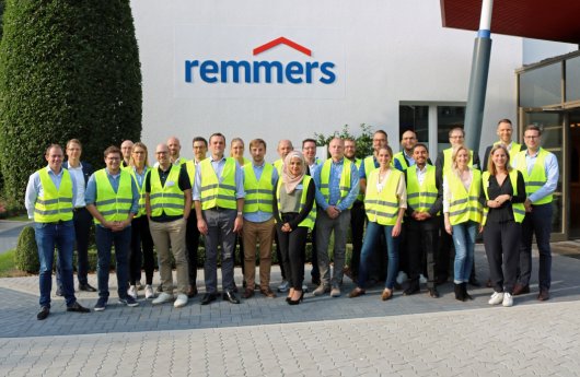 1326 - 3 Gruppenbild Wirtschaftsjunioren.jpg