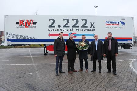 Uebergabe Schmitz Cargobull Trailer Kofferauflieger an KLVrent Nutzfahrzeugvermitung