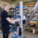 Schwere Lasten leicht und ergonomisch handhaben mit PRONOMIC Lift&DrivePRX225-Hebelift