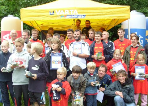 Glückliche Gewinner beim VARTA TriEnergy Familientriathlon.JPG