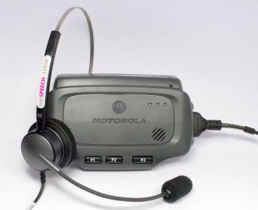 Das robuste Terminal WT4090 VOW von Motorola eignet sich hervorragend für die beleglose, sprachgesteuerte Kommissionierung mit topSPEECH-Lydia.