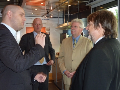 Minister Zeil im BIOTechnikum