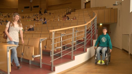 44 3 Screenshot aus dem Film.jpg