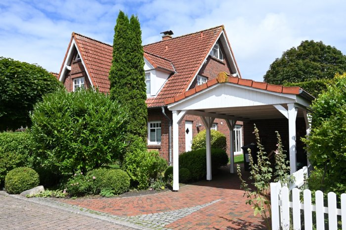 Foto_3_-_haus_mit_vorgarten.jpg