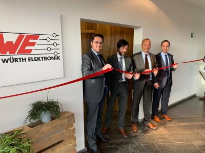 Die Würth Elektronik België BV wird eröffnet: Niels Braams, Country Manager Niederlande, Dimitri Verhaert, Country Manager Belgien, Thomas Schrott, CEO der Würth Elektronik eiSos Gruppe und Sebastian Valet, Geschäftsleitung bei Würth Elektronik eiSos (v. l.), Bildquelle: Würth Elektronik