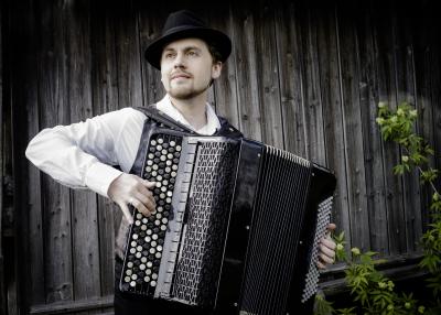Der russische Weltklassekünstler am Akkordeon Aydar Gaynullin (Quelle: Musik Agentur Schönherr)