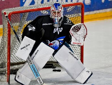 Adler Mannheim Goalie Johan Gustafsson
