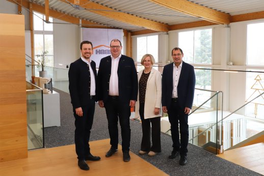 Unternehmensbesuch Haas Fertigbau.jpg