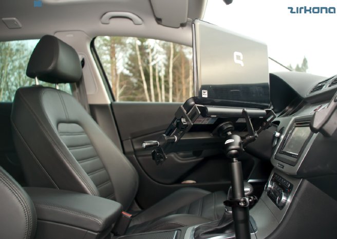 zirkona-laptop-autohalterung-beifahrersitz.jpg