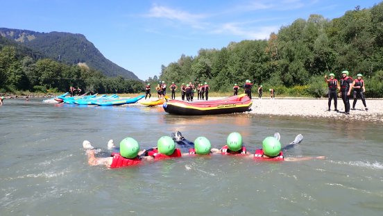 Team teamgeist beim Sommercamp 2026 Rafting und Floating.png