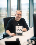Der Vorstandsvorsitzende Daniel Huber freut sich über die Auszeichnung beim Innovationswettbewerb TOP 100