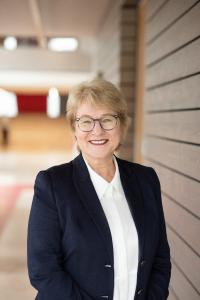 Bettina Klump-Bickert, DAW Nachhaltigkeit, freut sich über die erneute Auszeichnung des VCI Hessen und den Gewinn des Responsible Care-Preises 2021.
